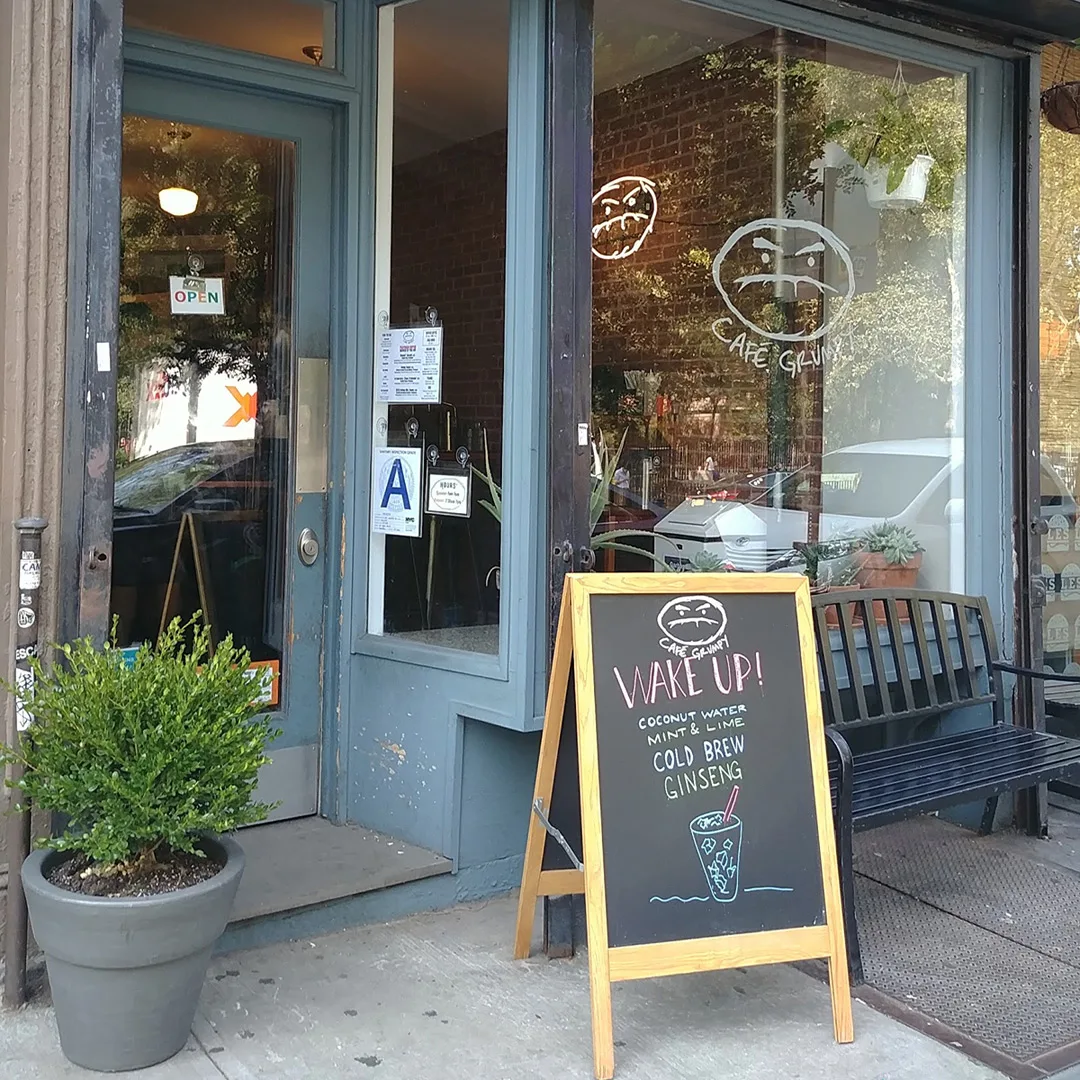 CAFÉ GRUMPY on ESSEX STREET
