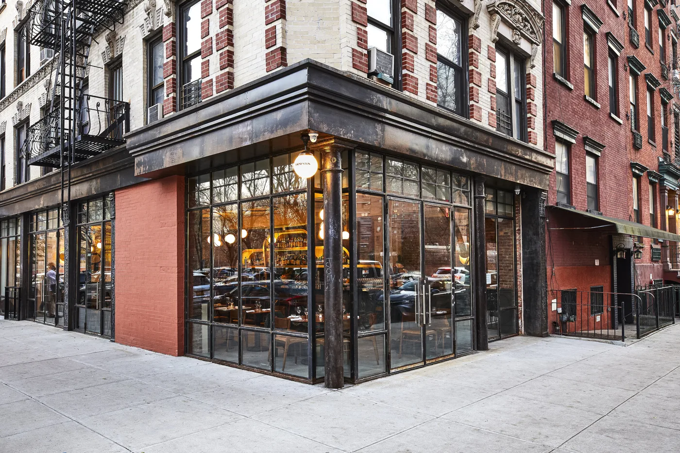 ERNESTO’S storefront