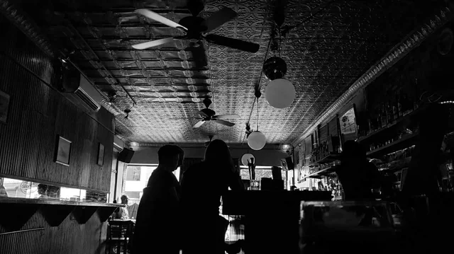 CLANDESTINO interior