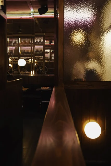EEL BAR interior